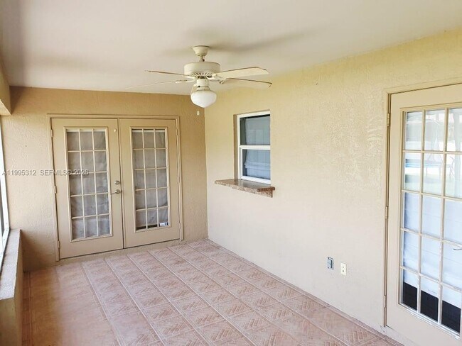 Building Photo - 4031 Santa Barbara Dr