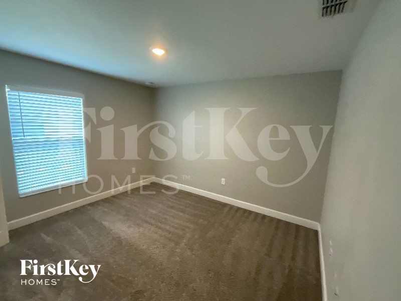 Building Photo - 2645 Sunset Cir