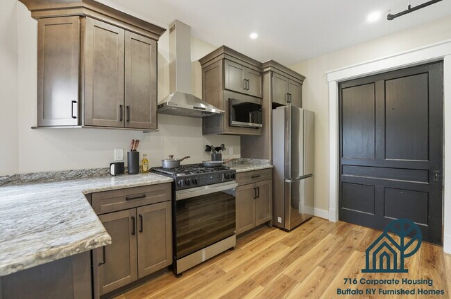 Building Photo - Furnished 2-Bedroom, 2-Bath Apartment on Connecticut St