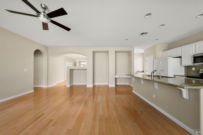 Building Photo - 505 Marianna Pl