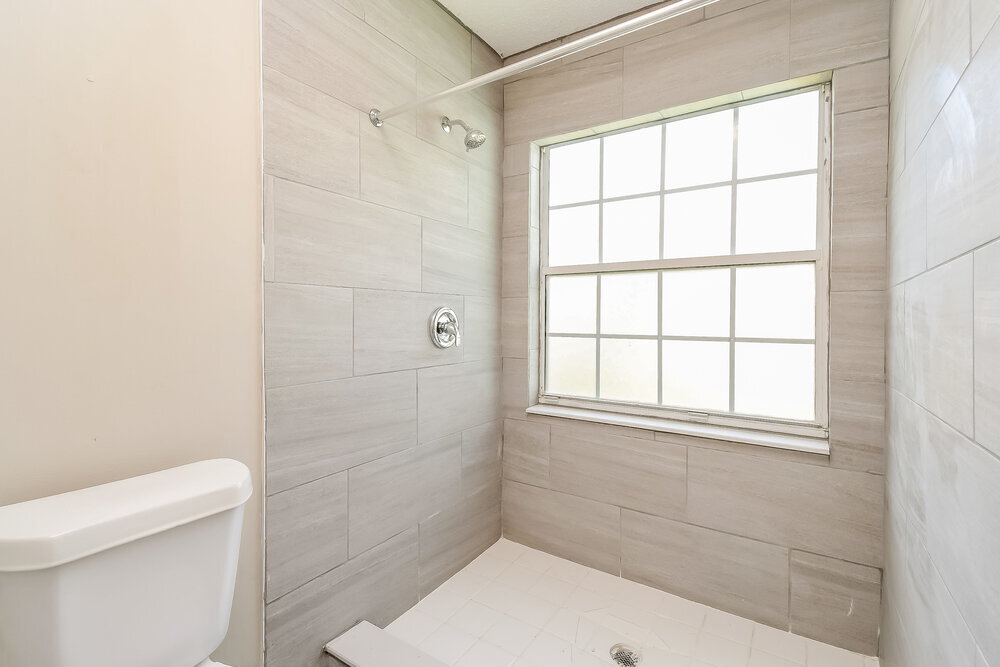 Building Photo - 7725 Fawn Lake Dr S