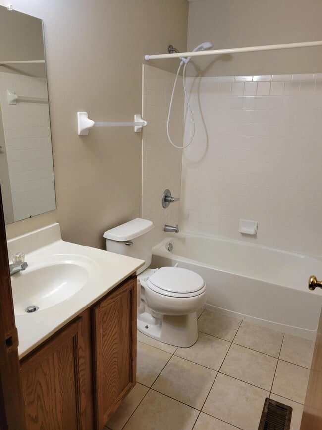 Building Photo - 2843 Minuteman Ct