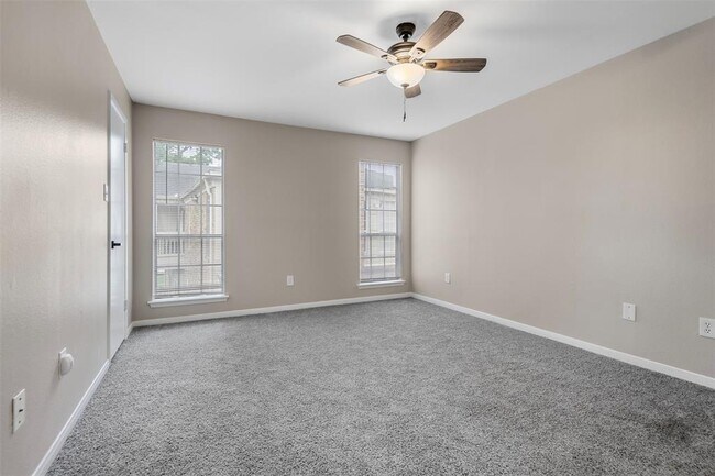 Building Photo - 2626 Holly Hall St