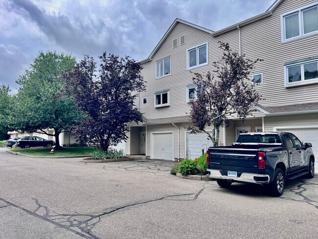 Primary Photo - 158 Paddock Ave