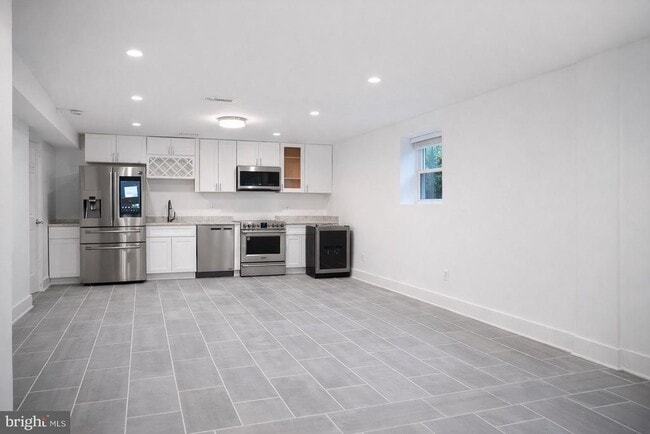 Building Photo - 1633 Kalmia Rd NW