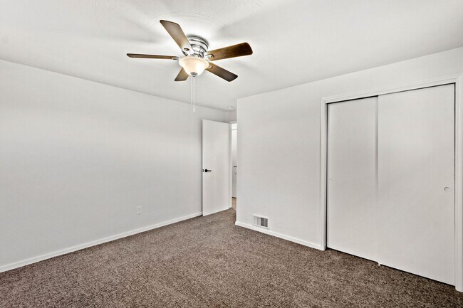 Building Photo - READY FOR MAY 15TH!! STUNNING & UPDATED 3-BEDROOM IN WHITE OAK!