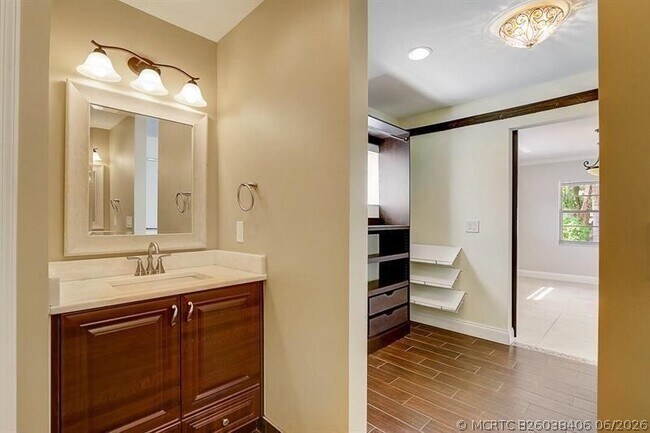 Building Photo - 9387 Richmond Cir