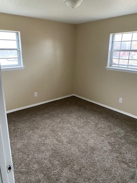 Building Photo - 204 Hardesty Dr