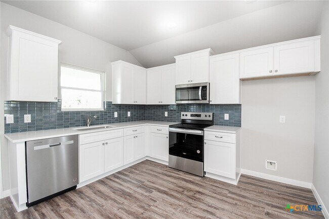 Building Photo - 544 Buckskin Dr