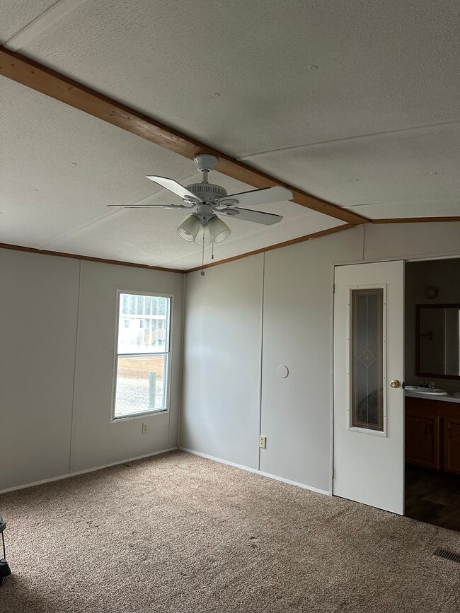 Building Photo - 3 bedrooms, Wagener, $950, 803-537-0185