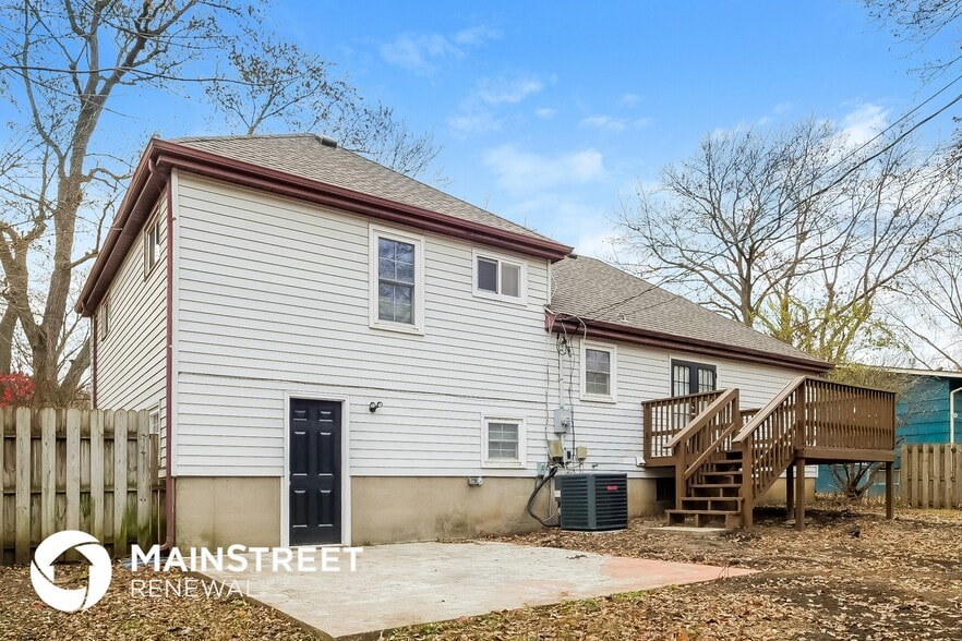 Building Photo - 513 Melrose St