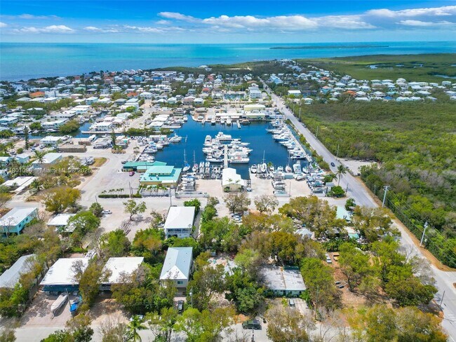 Building Photo - 7 Coral Dr