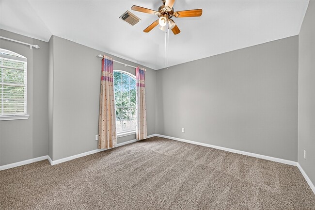 Building Photo - 2111 Castle Gardens Ln