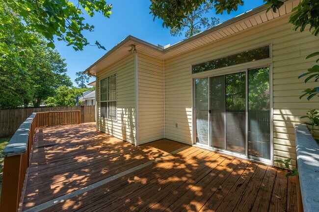 Building Photo - 1697 Glenwood Ct