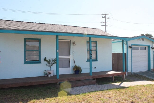 Building Photo - Morro Bay Home