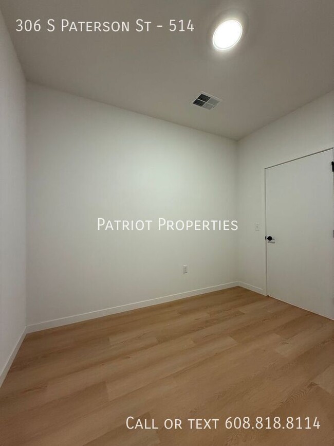 Building Photo - 306 S Paterson St