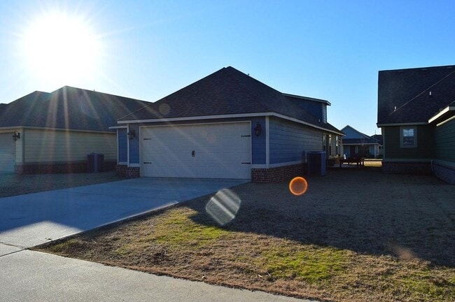Building Photo - 3912 SW Ridgepointe Ave