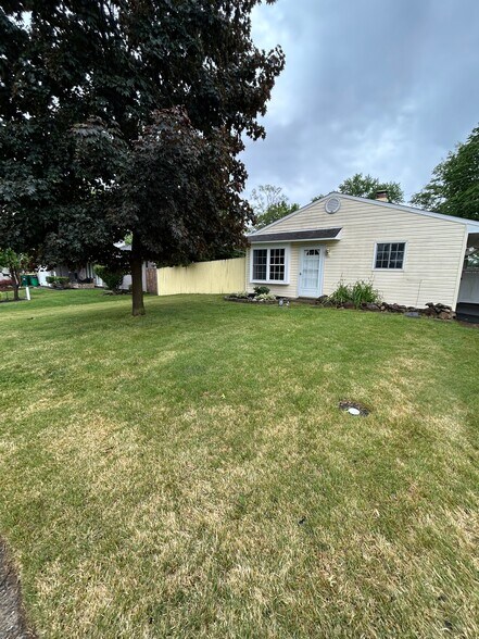 Building Photo - 19 Goodturn Rd