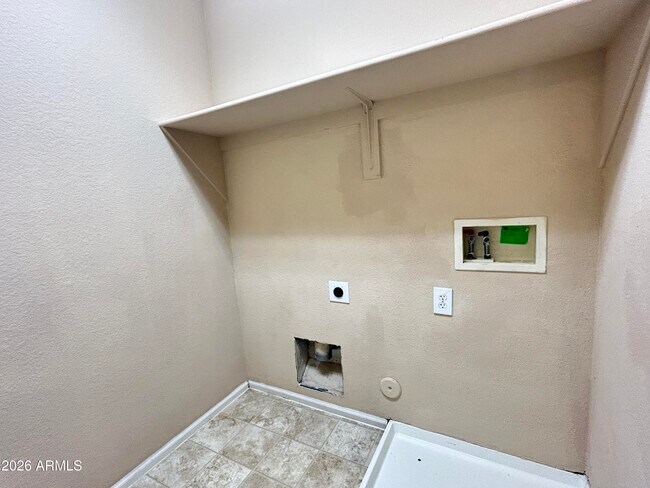 Building Photo - 2109 N 109th Ave