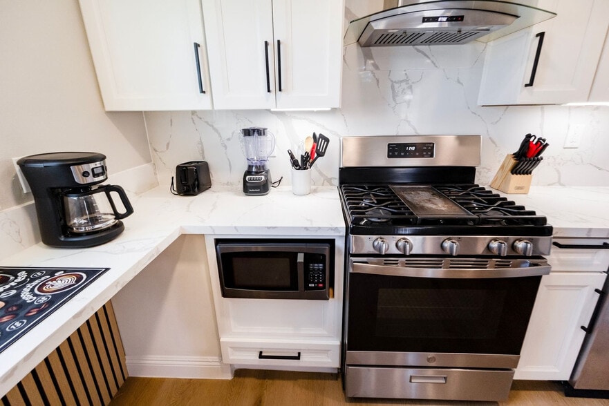 Building Photo - 6168 Cumberland St