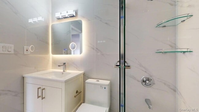 Building Photo - 110-41 62nd Dr