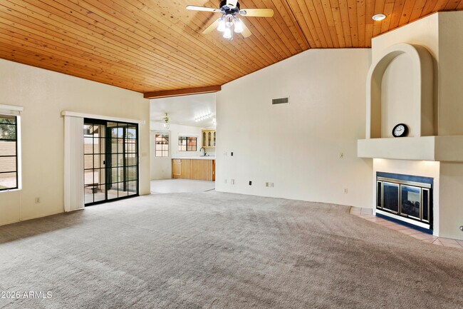 Building Photo - 1226 E Northshore Dr