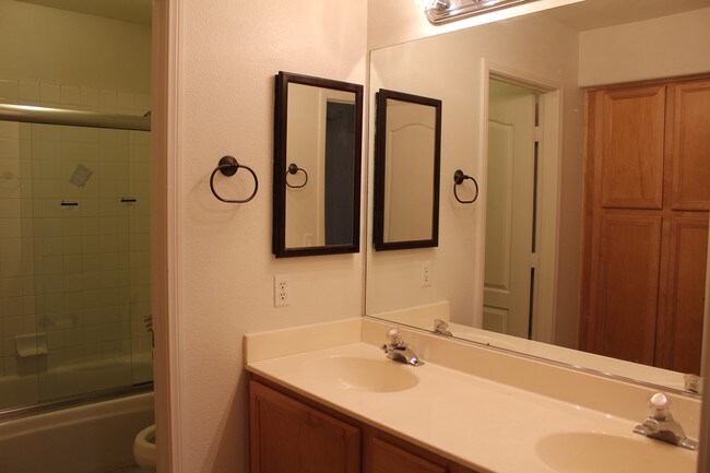 Building Photo - 255 Flirtation Ct