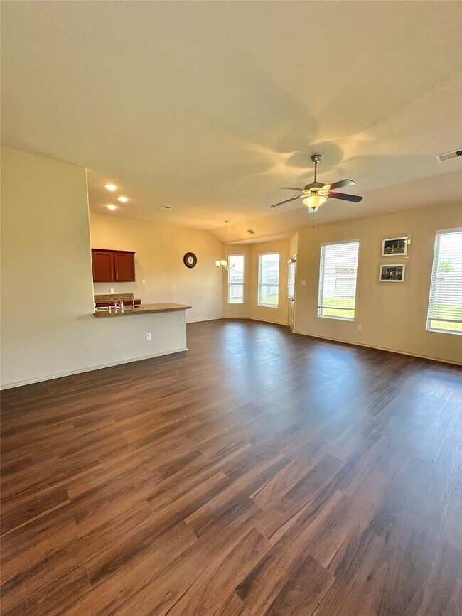 Building Photo - 5202 Lilac Hollow Ln