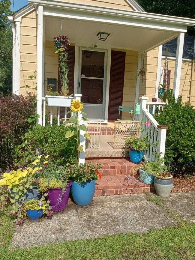 Building Photo - Adorable 1 Bedroom Duplex in Old West Durham - Walk to 9th St!