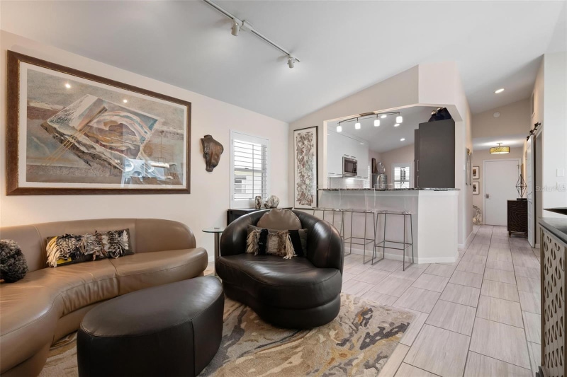 Building Photo - 226 Chartley Ct N