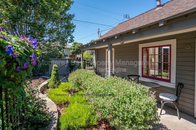 Building Photo - 515 Dickman Ave