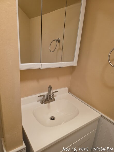 Building Photo - 1010 Eisenhower Way