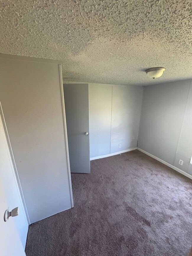 Building Photo - 132 Wyles Ln