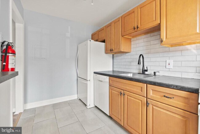 Building Photo - 114 F Cherry Parke