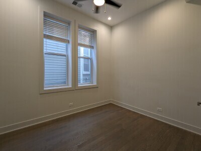 Building Photo - 2122 W Belmont Ave