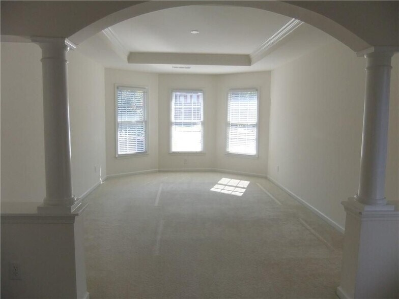 Building Photo - 2745 Niblick Way