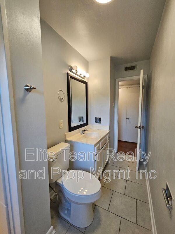 Building Photo - 4604 Coronado Dr