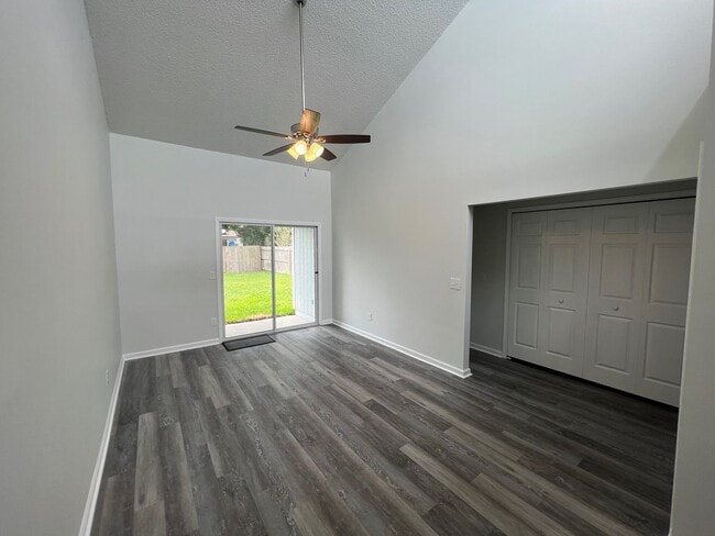 Building Photo - Beautifully remodeled home for rent in Ald...