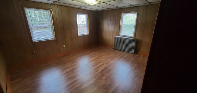 Building Photo - 530 Naylor Rd