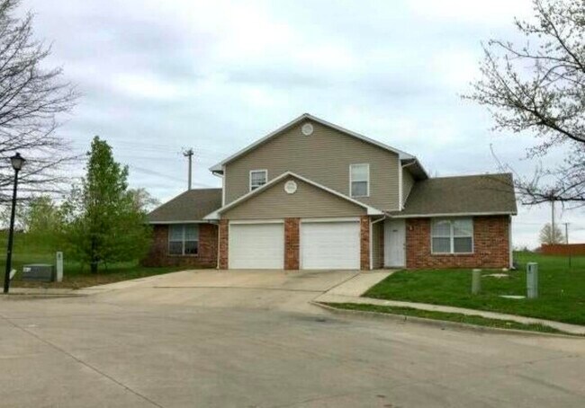 Primary Photo - 2401 Santa Rosa Ct