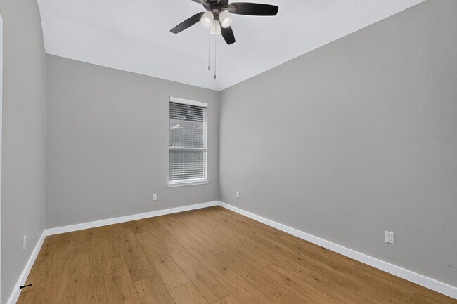Building Photo - 3312 Glen Crest Ln