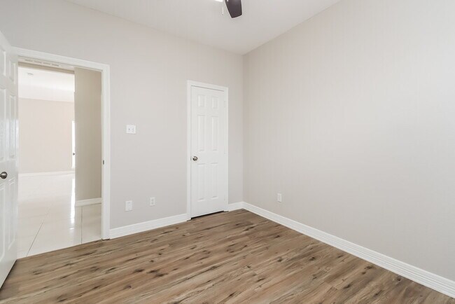 Building Photo - 3306 Maymist Dr