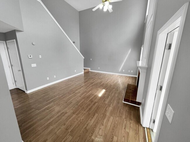 Building Photo - 1926 Leacroft Ct