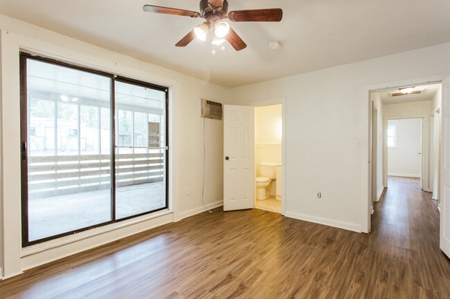 Building Photo - 255 Sunset Dr