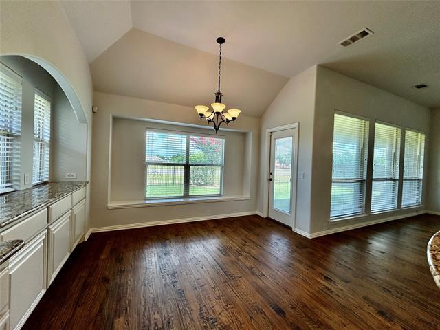 Building Photo - 511 Carnation Ln