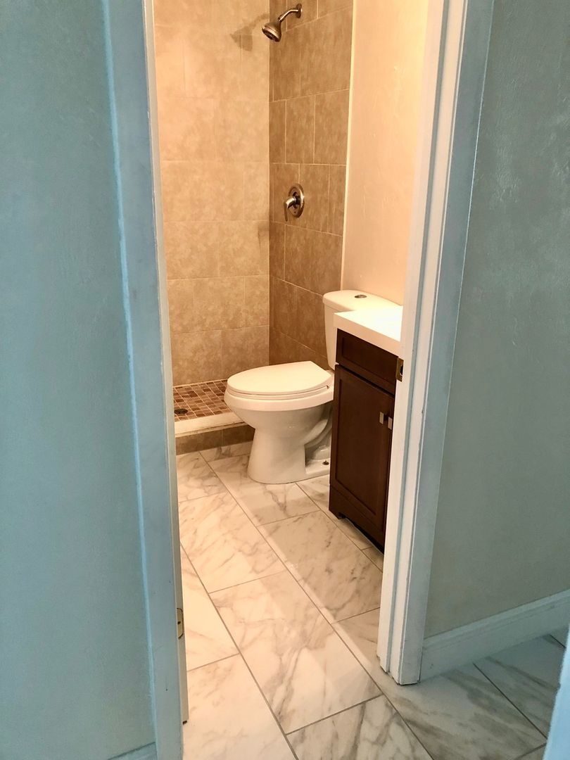 Building Photo - 290 S Old Kings Rd