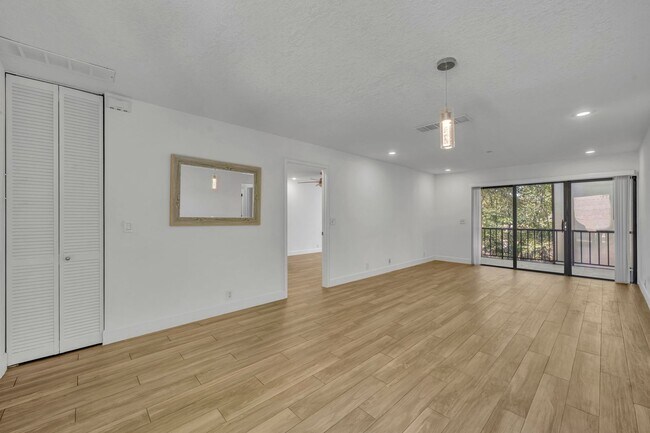 Building Photo - The Highlands in Winter Springs