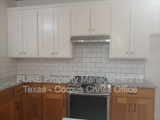 Building Photo - 730 Bradshaw Dr