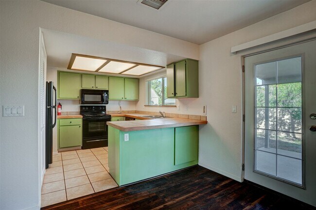 Building Photo - 7930 E Larkspur Ln