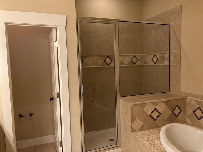Building Photo - 2930 Grand Oaks Loop